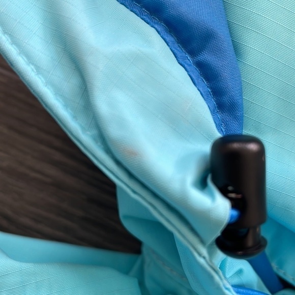 SzM The North Face Hyvent zip up hooded Anorak in a light sky blue GUC - Picture 14 of 16